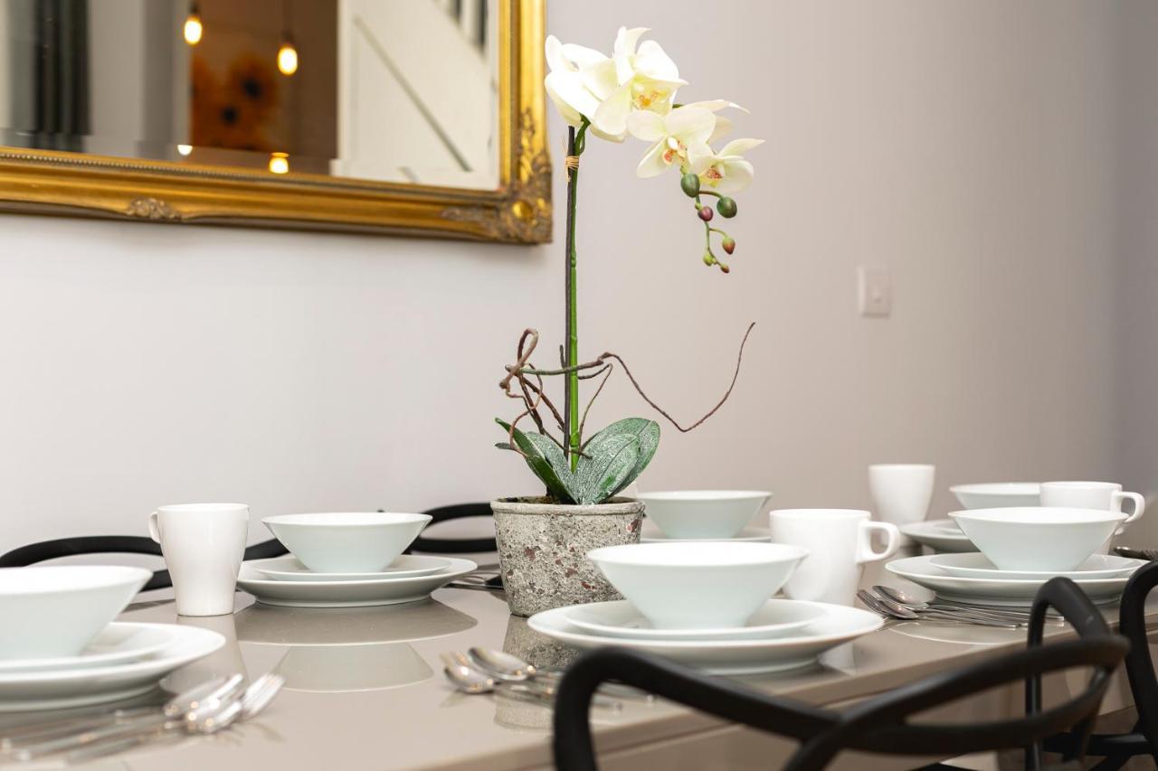 Penthousestays Notting Hill - Spacious 3 Bedroom King Bed Apartment - Near Portobello Road & Kensington High Street لندن المظهر الخارجي الصورة