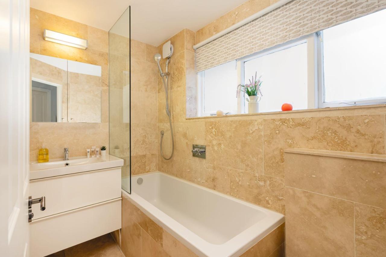 Penthousestays Notting Hill - Spacious 3 Bedroom King Bed Apartment - Near Portobello Road & Kensington High Street لندن المظهر الخارجي الصورة