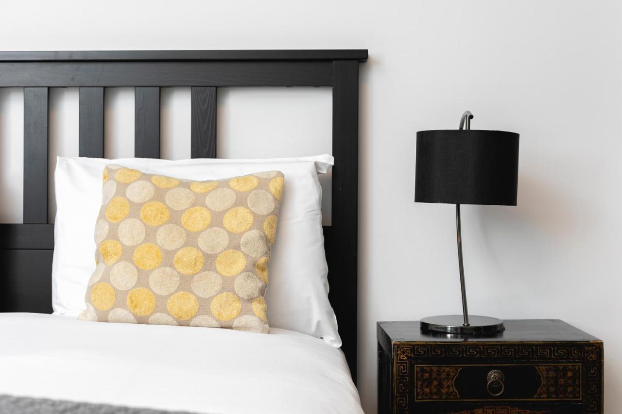 Penthousestays Notting Hill - Spacious 3 Bedroom King Bed Apartment - Near Portobello Road & Kensington High Street لندن المظهر الخارجي الصورة